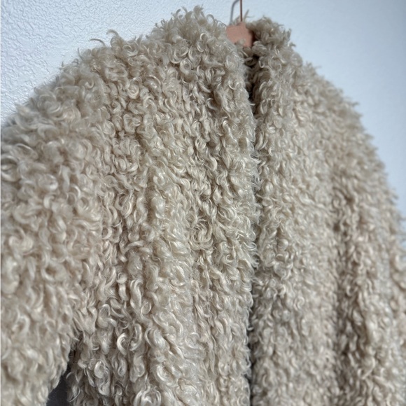 Abercrombie & Fitch Cream Sherpa Teddy Jacket Medium Cozy Boxy - Picture 3 of 9